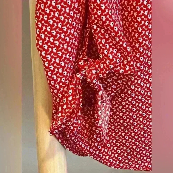 Michael Kors size large red flower blouses - Picture 3 of 7